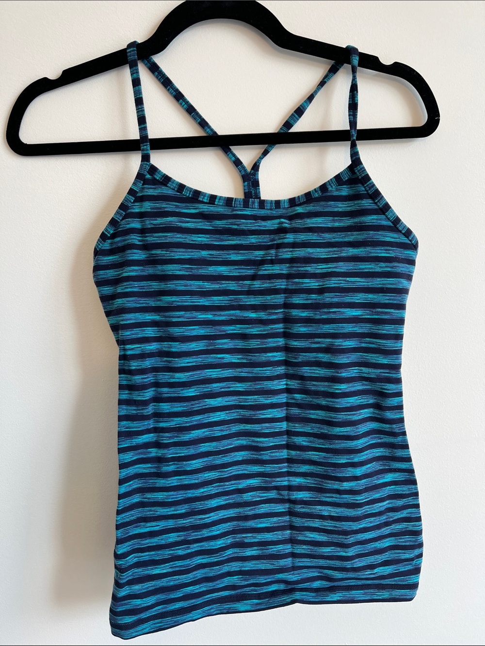 Lululemon workout top